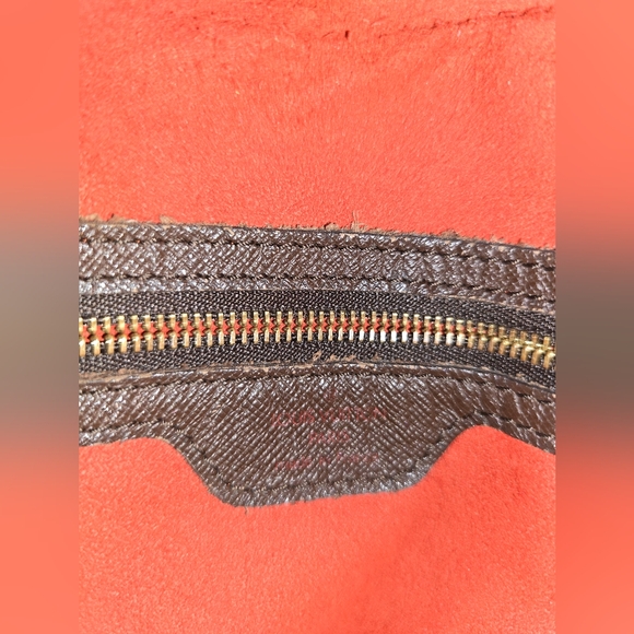 LOUIS VUITTON • MARAIS DAMIER EBENE BUCKET BAG - Picture 6 of 10